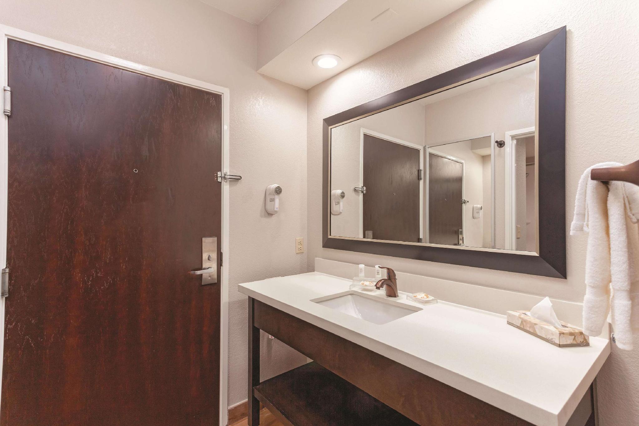 ラ キンタ イン ＆ スイーツ バイ ウィンダム ノックスビル ノース アイ 75 写真