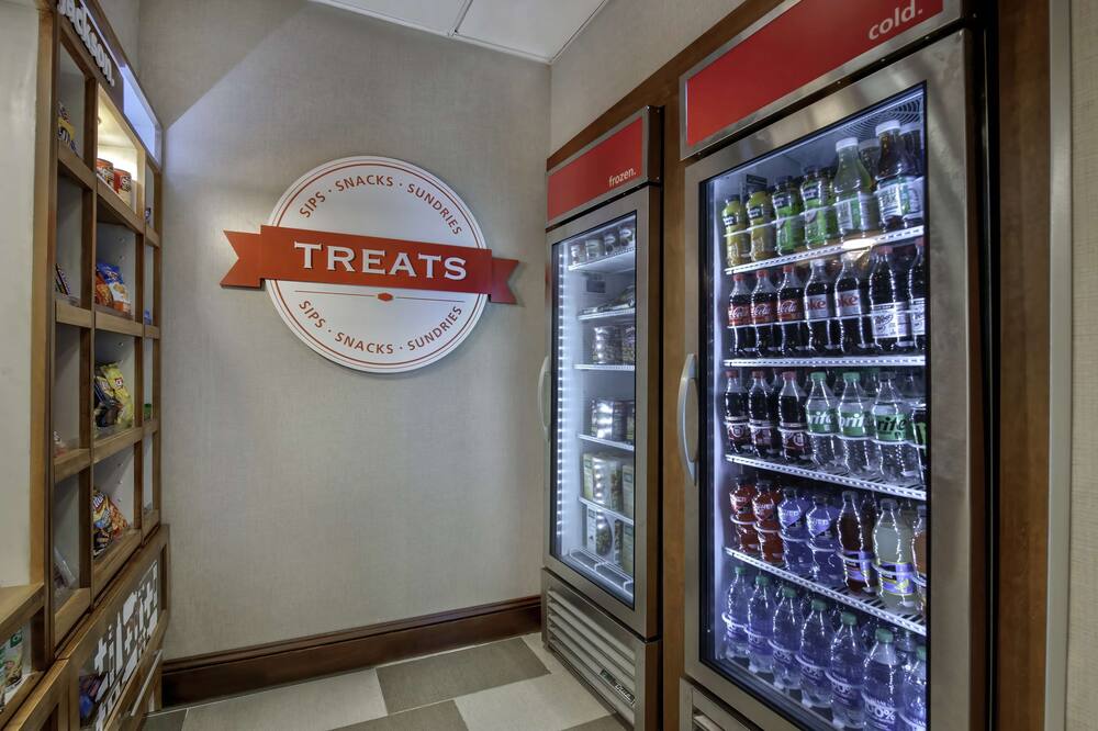 ハンプトン イン & スイーツ ジャクソン 写真