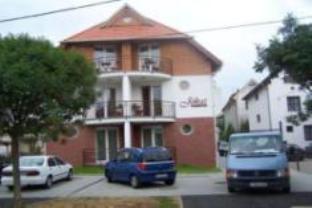 Centrum Apartmanház 写真