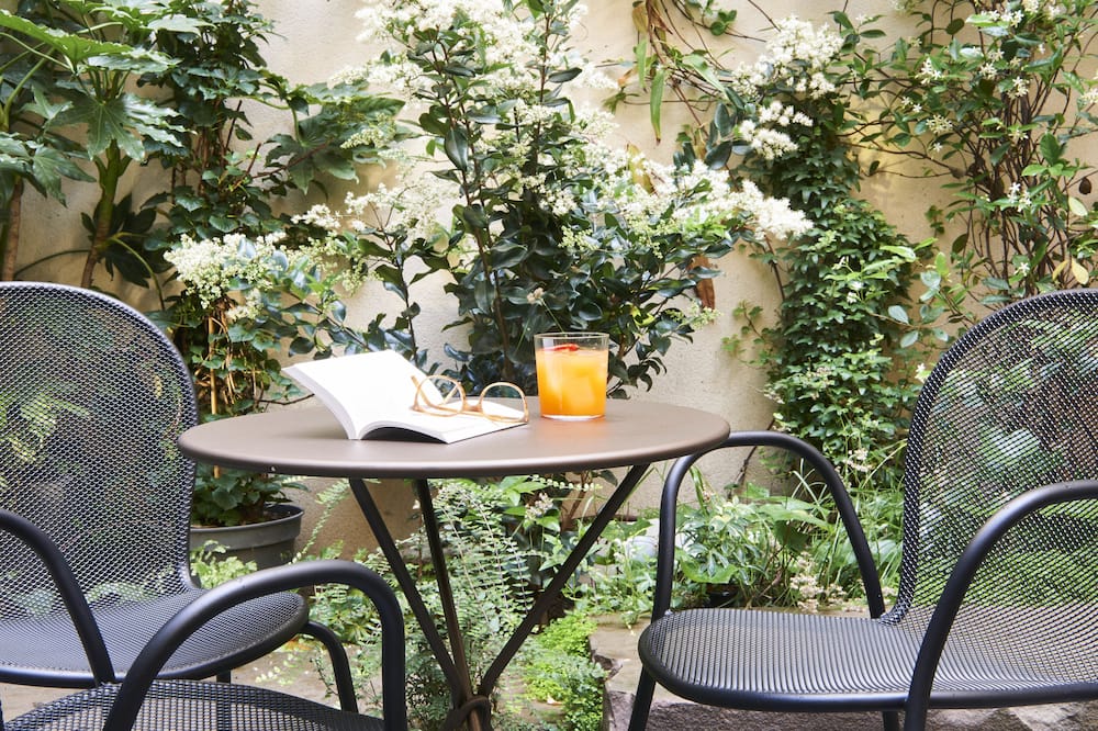 ペルペチュアル エリゼ モンテーニュ 写真