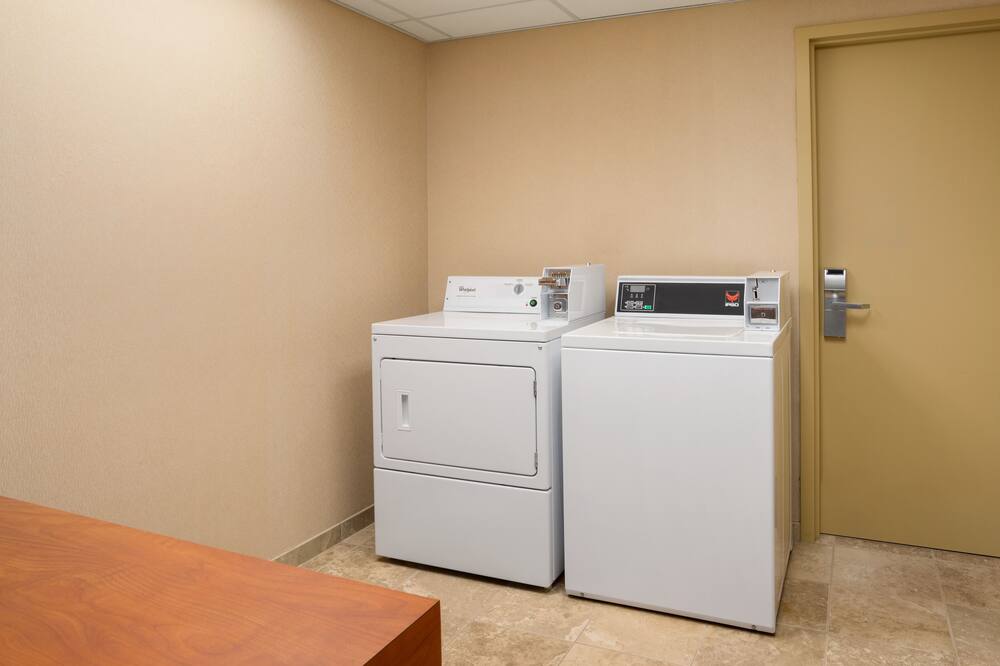 ハンプトン イン & スイーツ ウィリアムズバーグ セントラル 写真