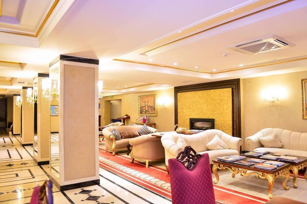 レイク パレス ホテル & レストラン 写真