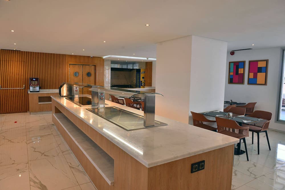 リハブ ホテル 写真