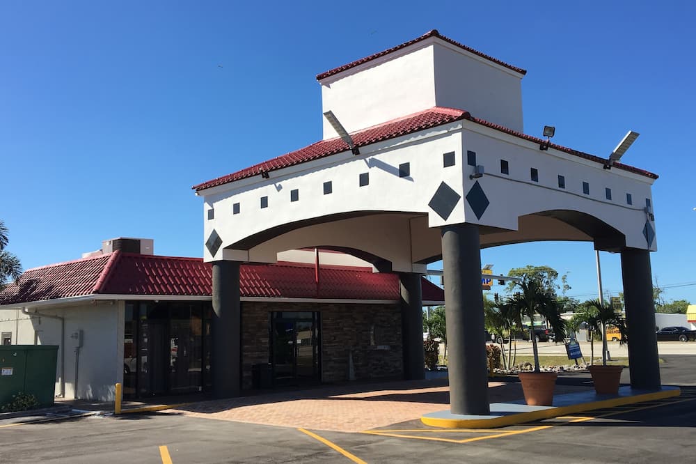 デイズ イン バイ ウィンダム フォート マイヤーズ 写真