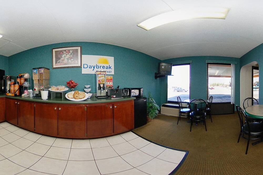 デイズ イン バイ ウィンダム ディクソン 写真