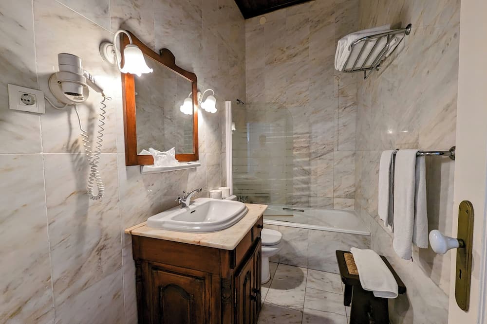 ホテル ソラー デ モンファリム 写真