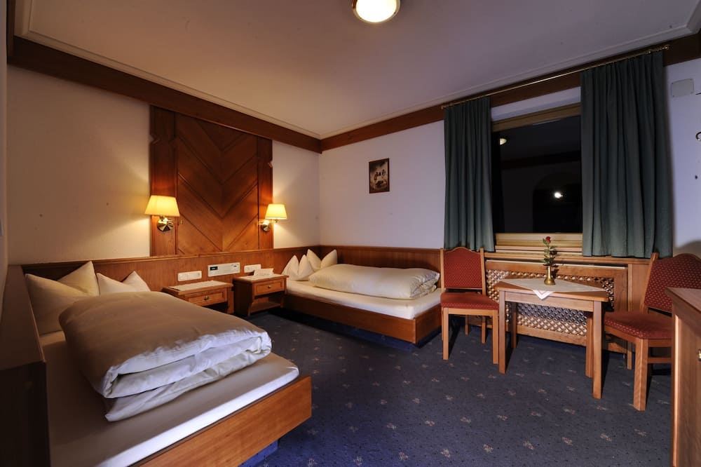 ホテル ポスト カップル 写真