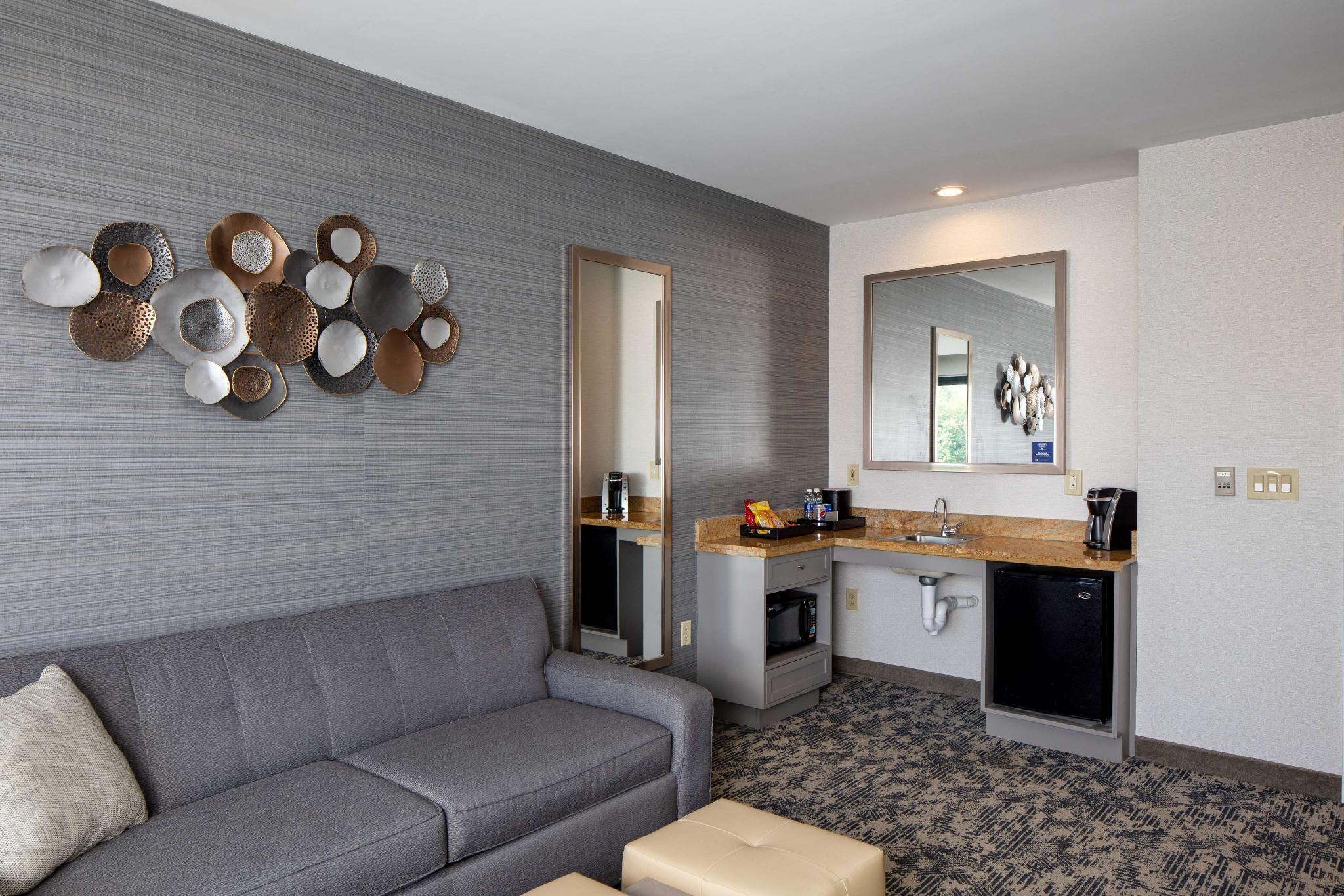 Embassy Suites by Hilton Portland Maine 写真