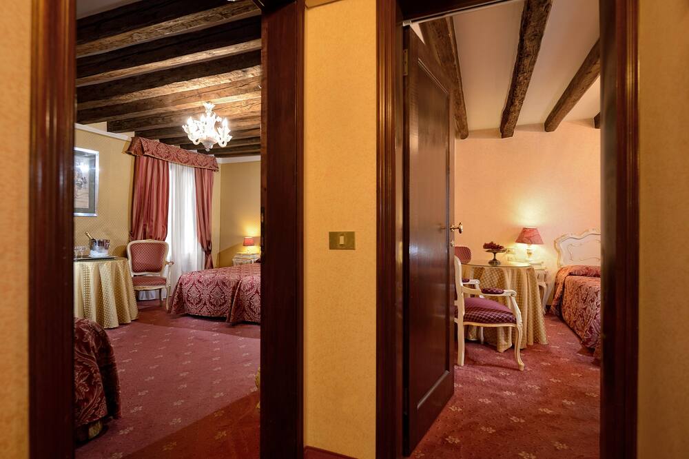 アンバサダー トレ ローゼ ホテル 写真