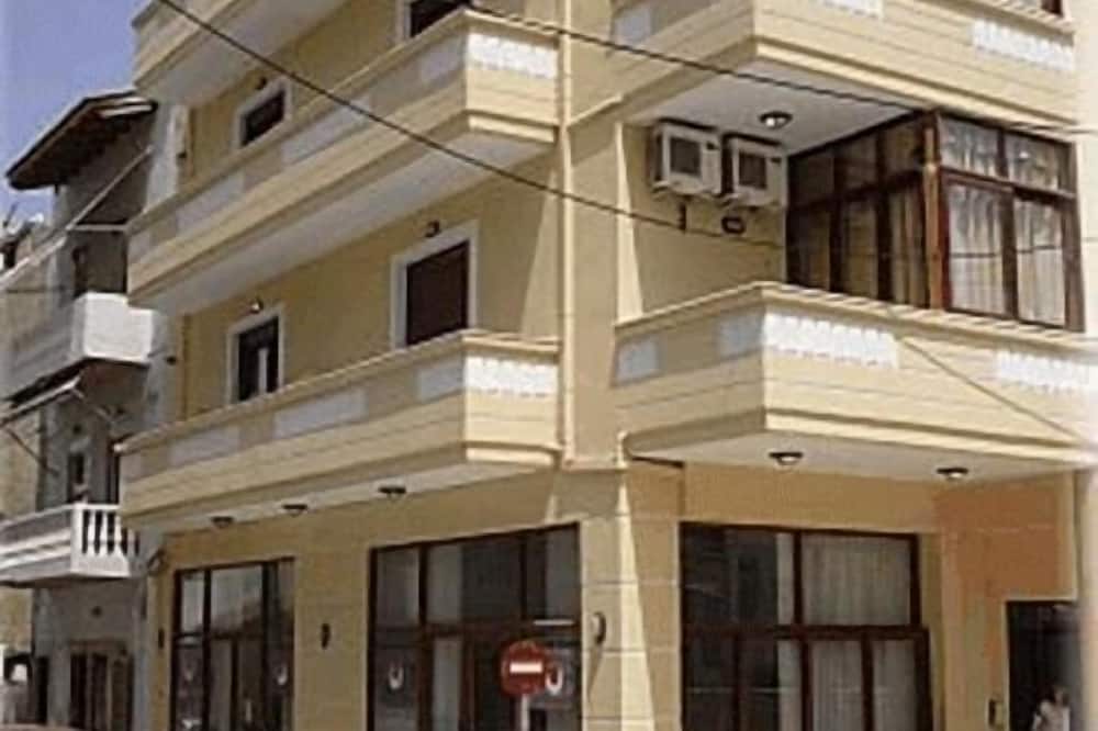 Constantino's Studios 写真