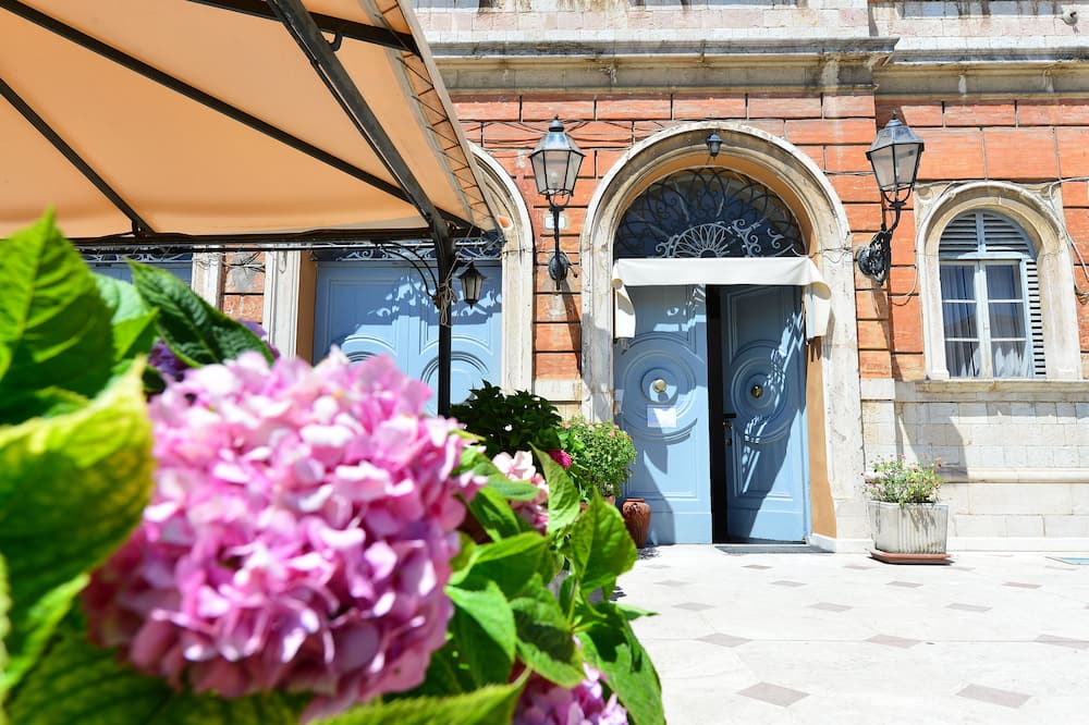 ホテル アイリス 写真