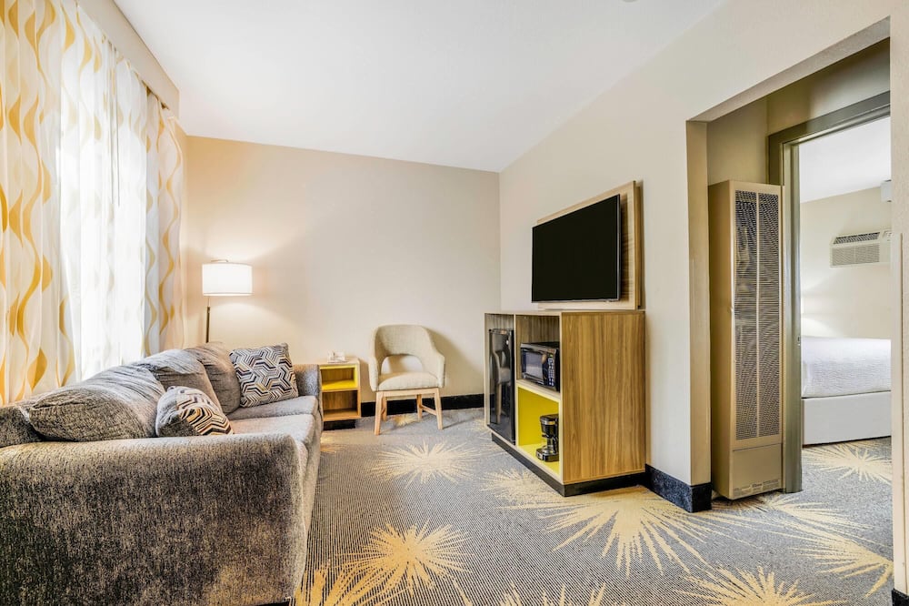 デイズ イン バイ ウィンダム コルテス 写真