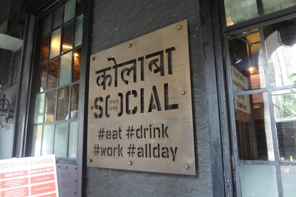 ディプロマット ホテル 写真