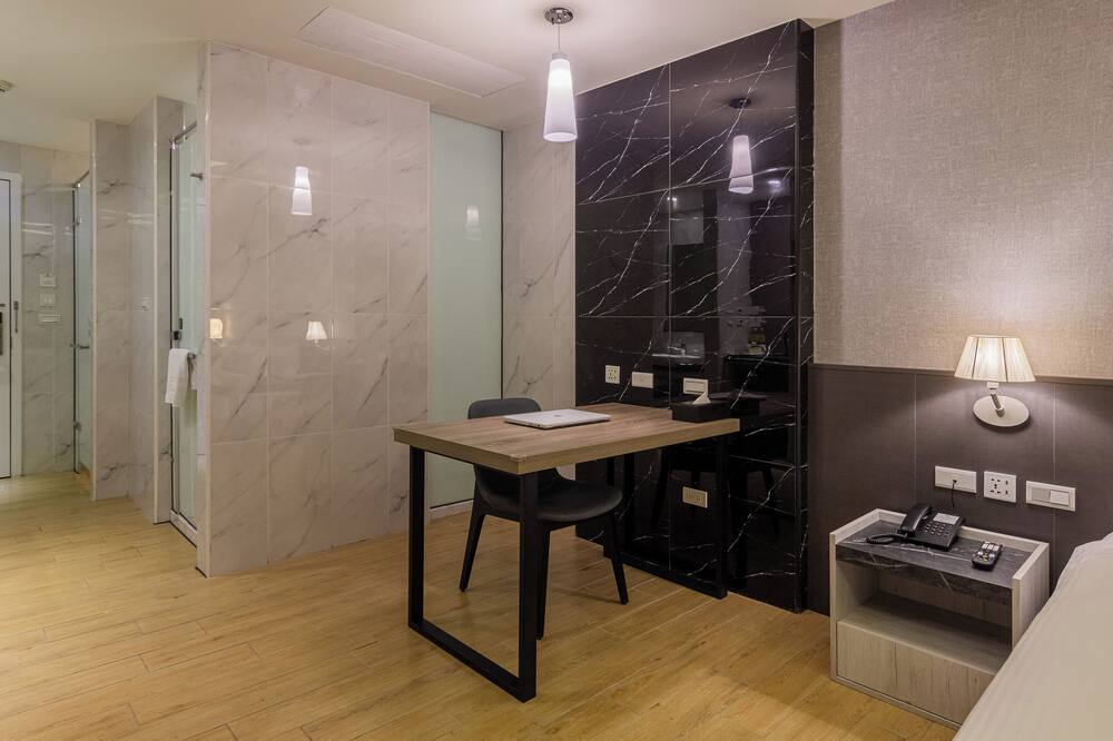 チェック イン ニュー タイペイ ルージョウ 写真