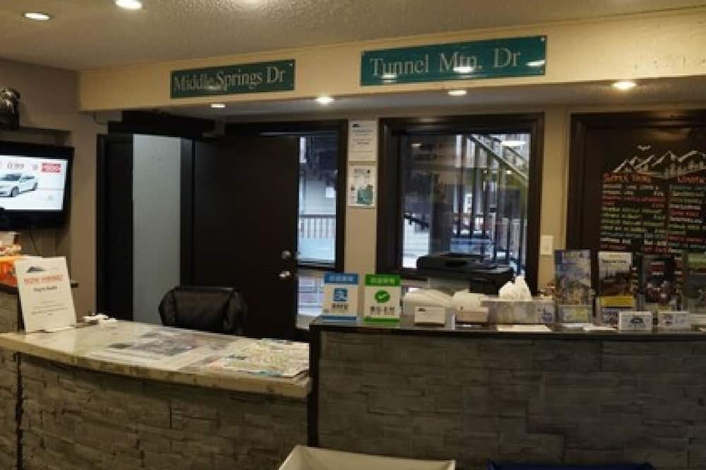 バンフ インターナショナル ホステル 写真