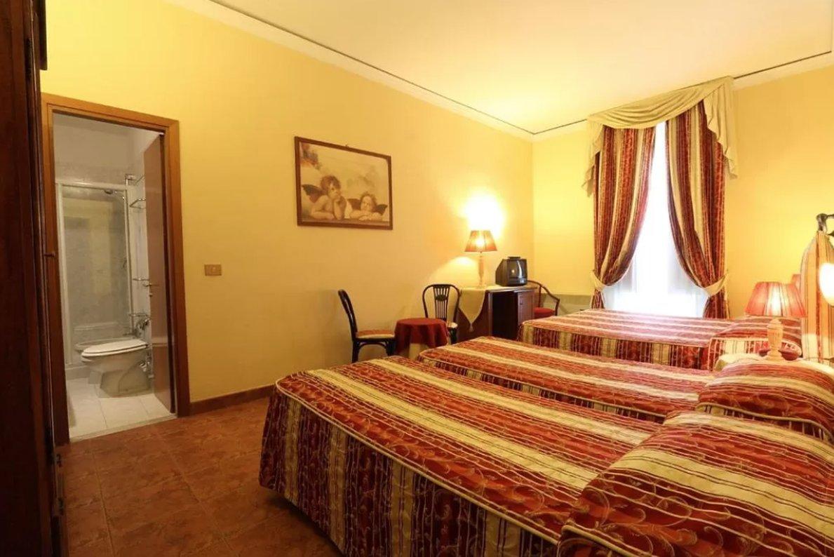 ホテル アリナーリ 写真