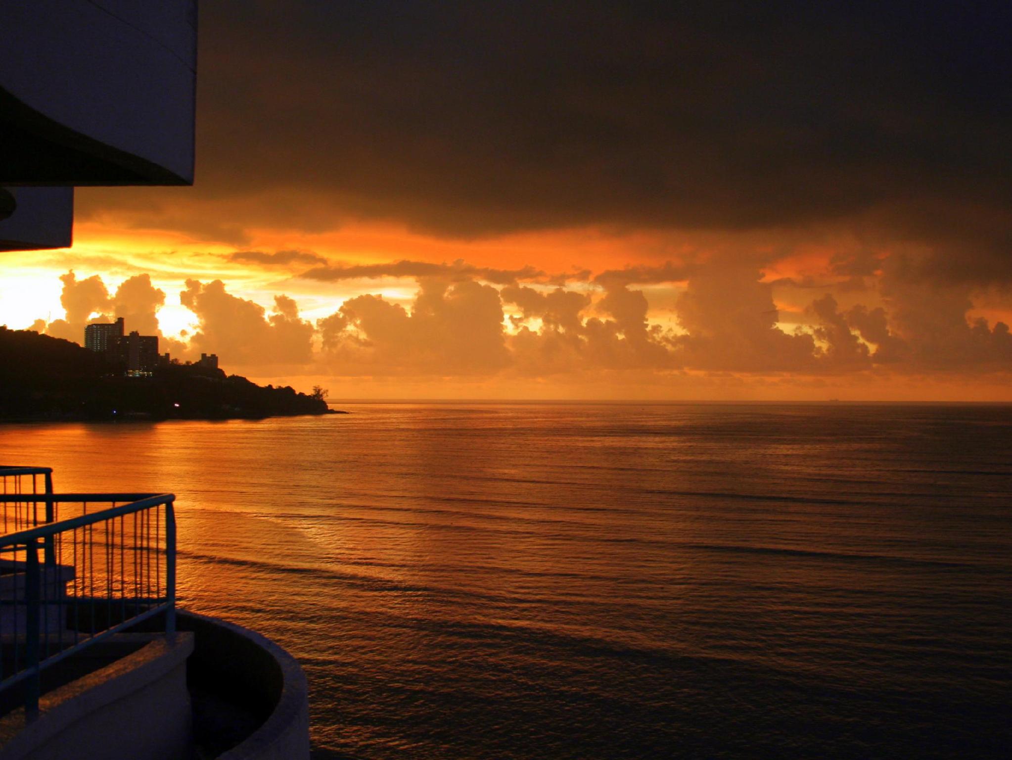 エイチ ビーチ スイート アット レインボー パラダイス ビーチ リゾート 写真