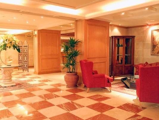 Imperial Suites Hotel 写真