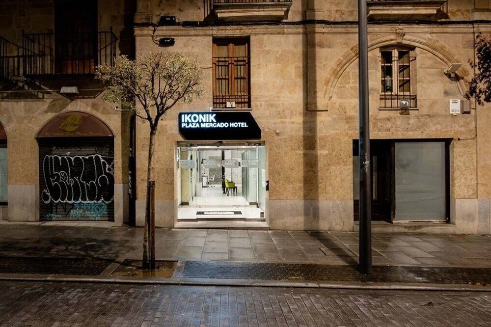 アイコニック プラザ メルカド 写真