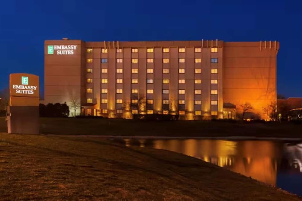 エンバシー スイーツ バイ ヒルトン シカゴ シャウムバーグ ウッドフィールド 写真