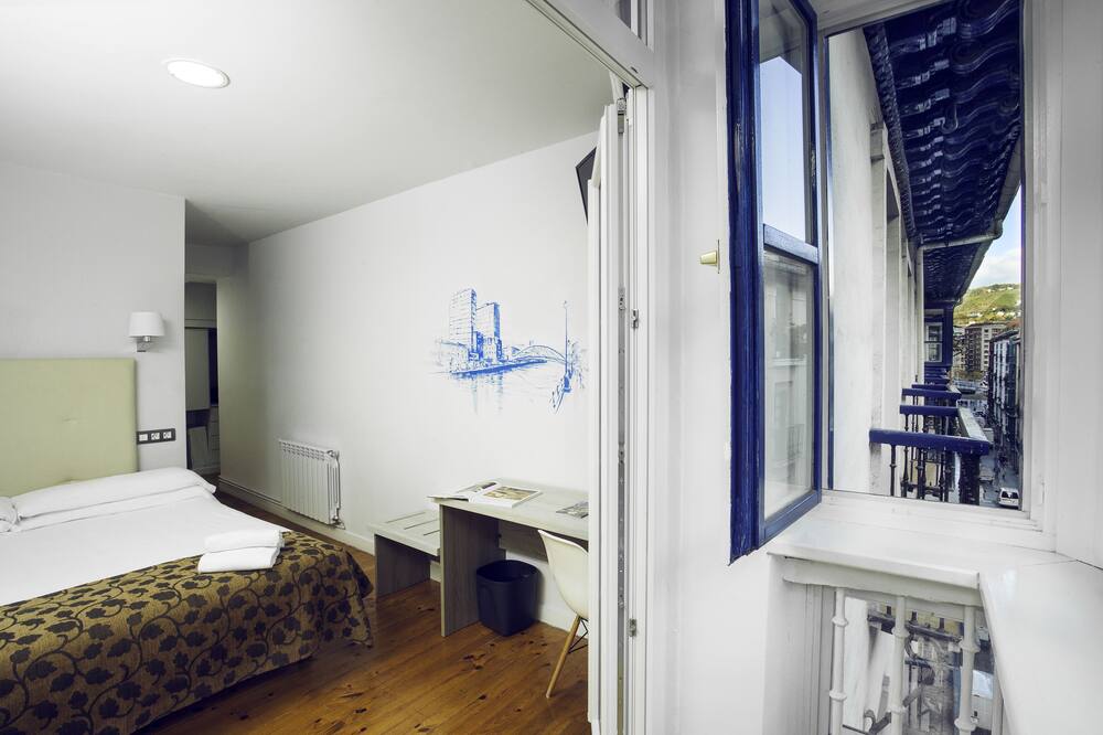 カジュアル ビルバオ グレア 写真