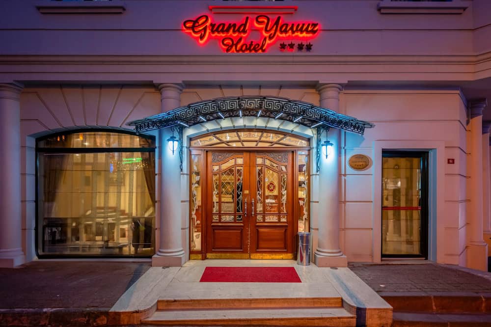 グランド ヤヴズ ホテル 写真