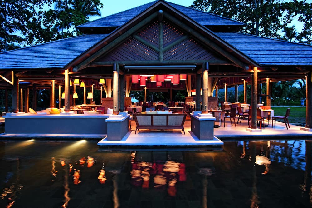 コンスタンス エフェリナ 写真