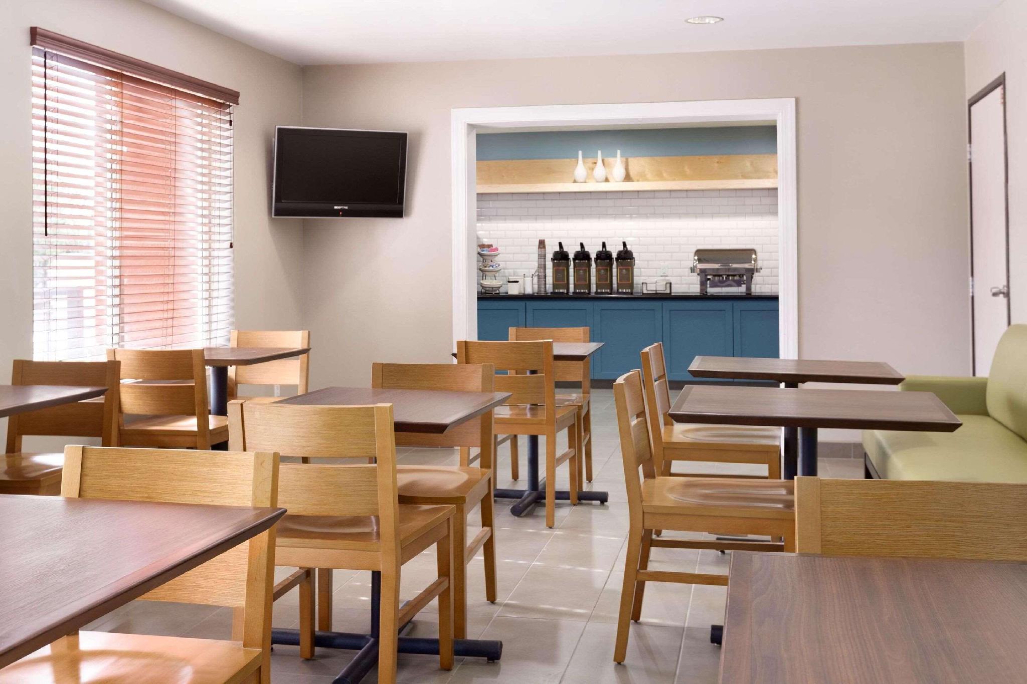 カントリー イン & スイーツ バイ ラディソン フレズノ ノース カリフォルニア 写真