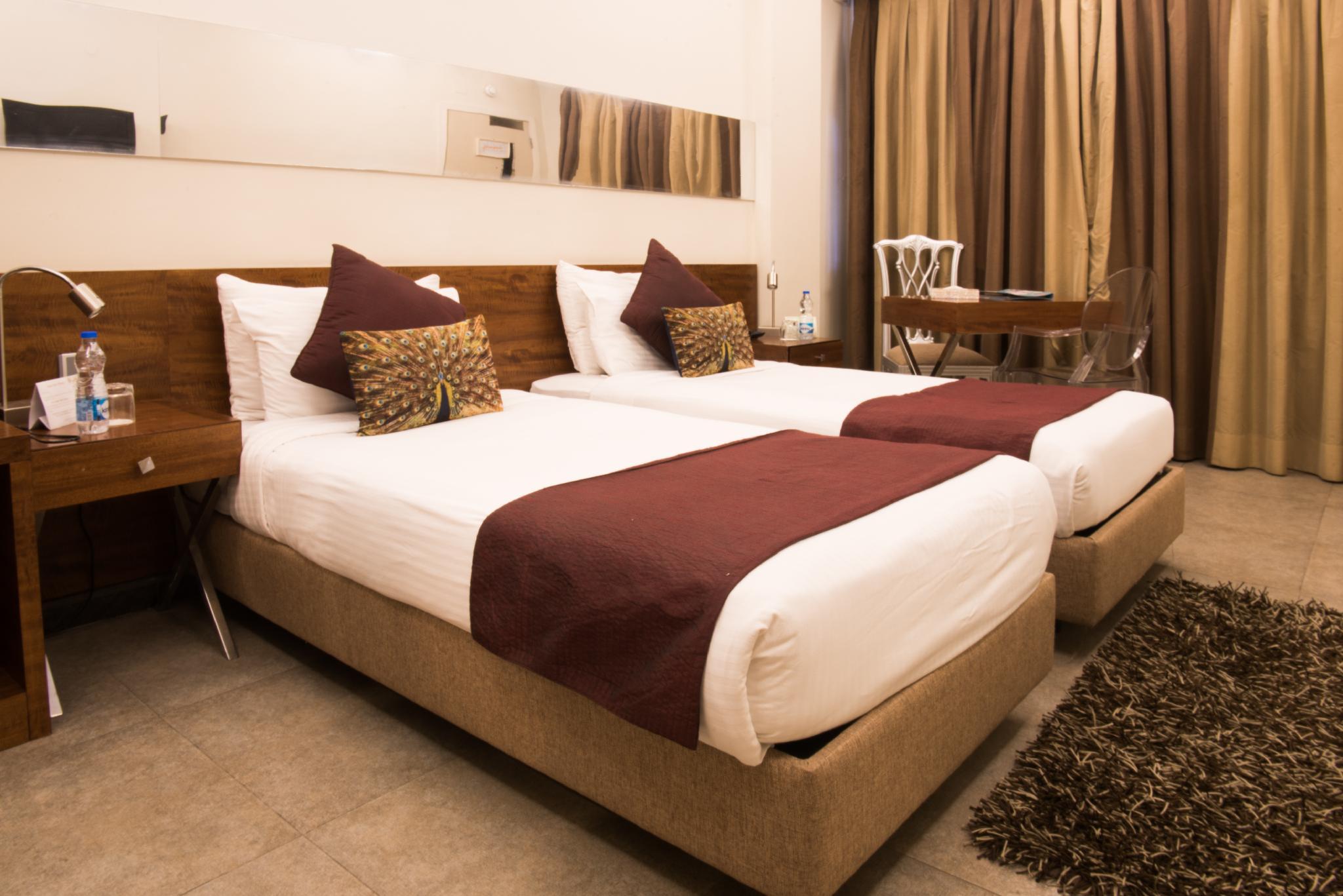 ホテル ディプロマット 写真