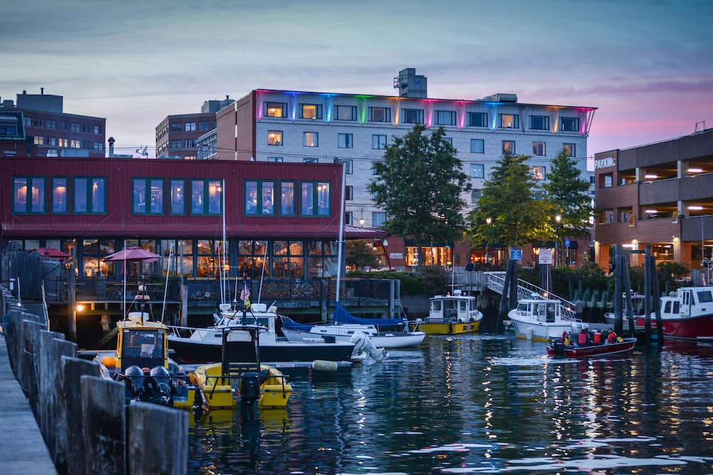 ヒルトン ガーデン イン ポートランド ダウンタウン ウォーターフロント 写真