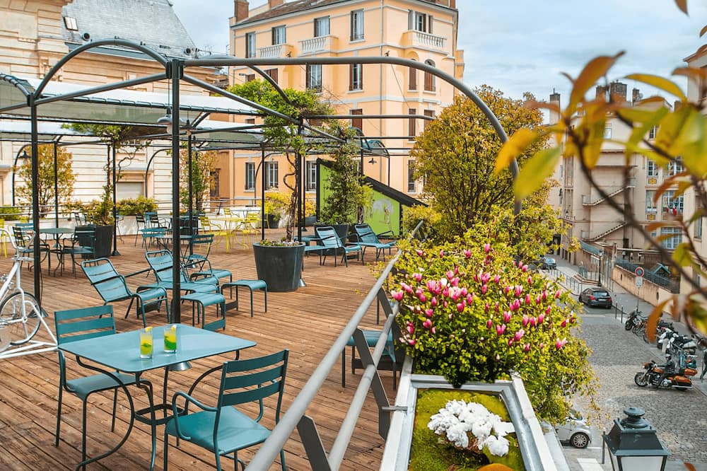 カレッジ オテル 写真