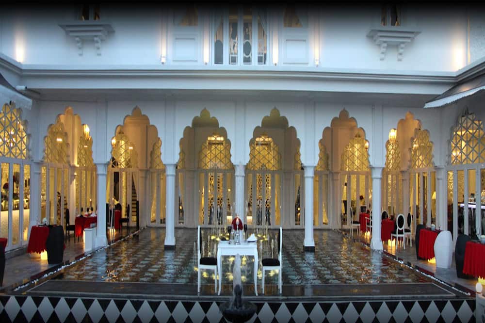 クロエ ギャラリー 写真