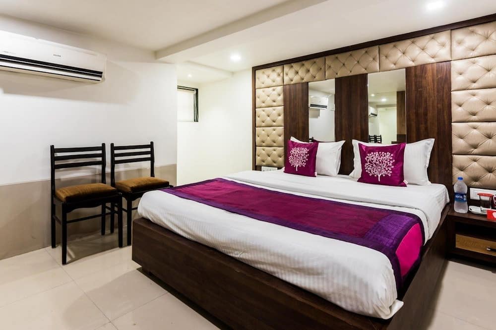 ホテル シェルター パレス 写真