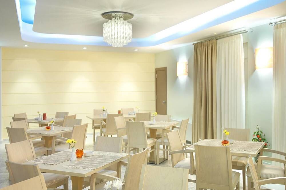 ニッサキ ビーチ ホテル 写真