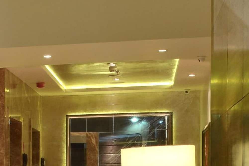 レジデンシー サロバール ポルティコ ムンバイ 写真