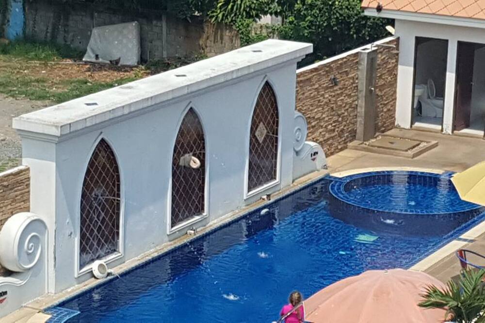 ワンブラパ グランド ホテル 写真