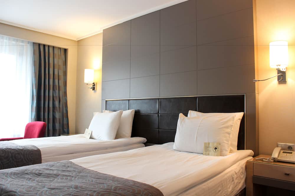 エルボーノ ホテル 写真