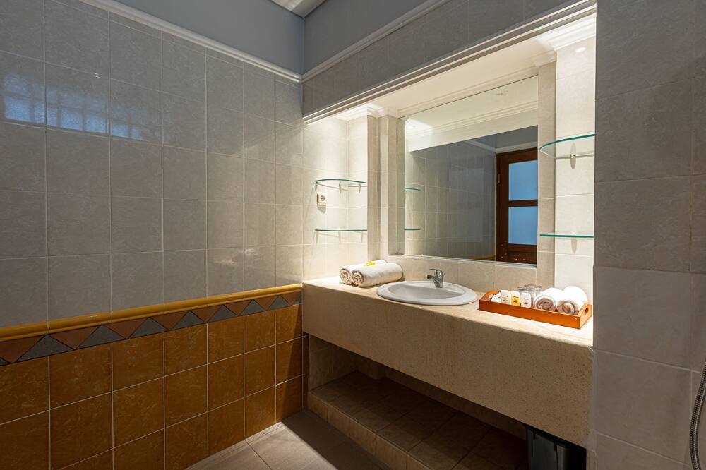 フォーティーン ローゼス ビーチ ホテル 写真