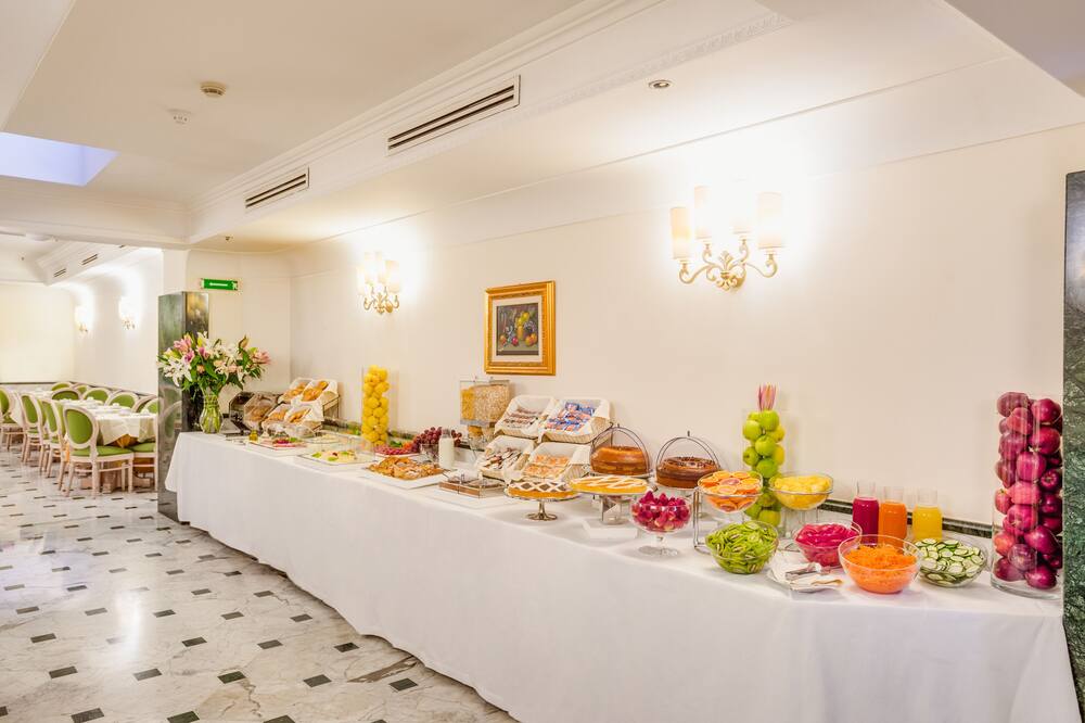 ラエリ ホテル レジオ 写真