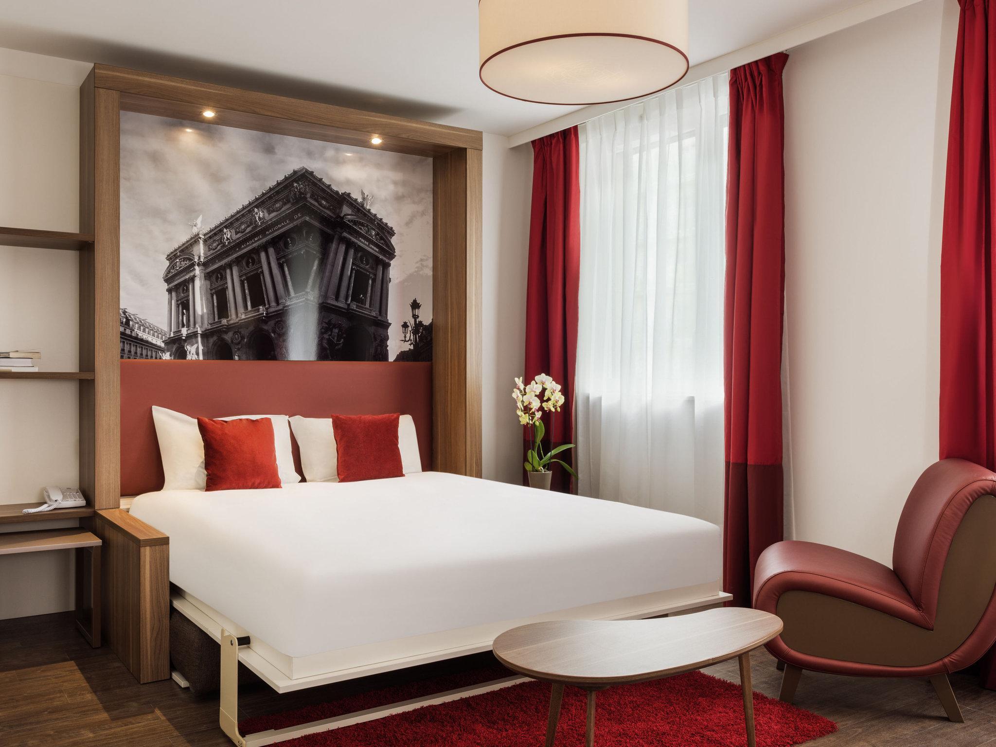 アダジオ ラ デファンス クルブヴォア 写真