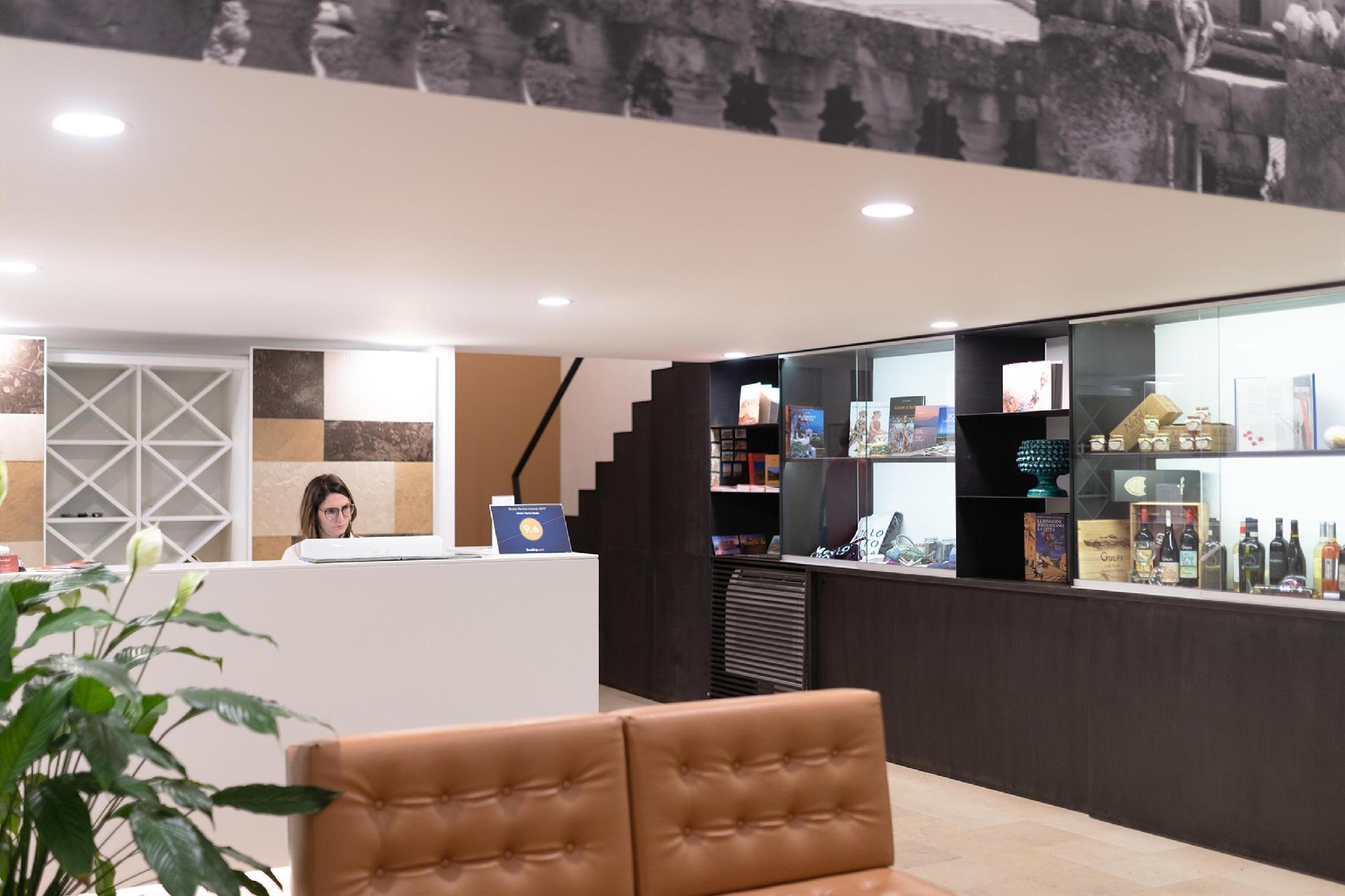 ホテル ポルタ レアーレ 写真