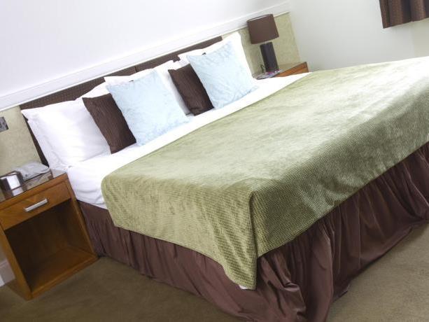 The Lovat, Loch Ness 写真