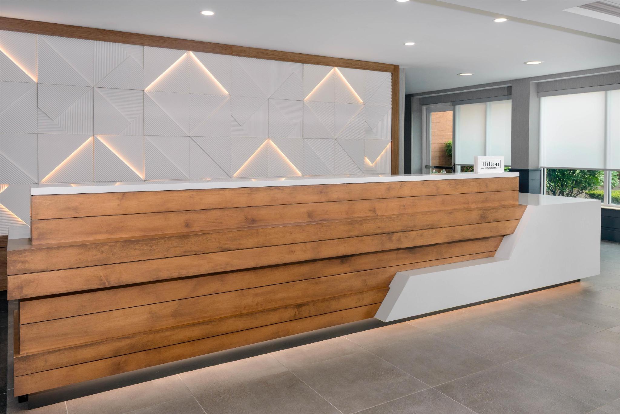 ヒルトン ガーデン イン バッファロー エアポート 写真