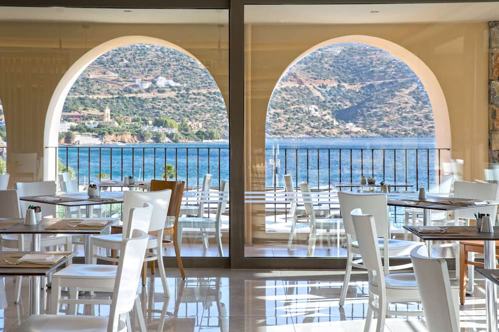 ゼウス エレバ ミラベロ ベイ 写真