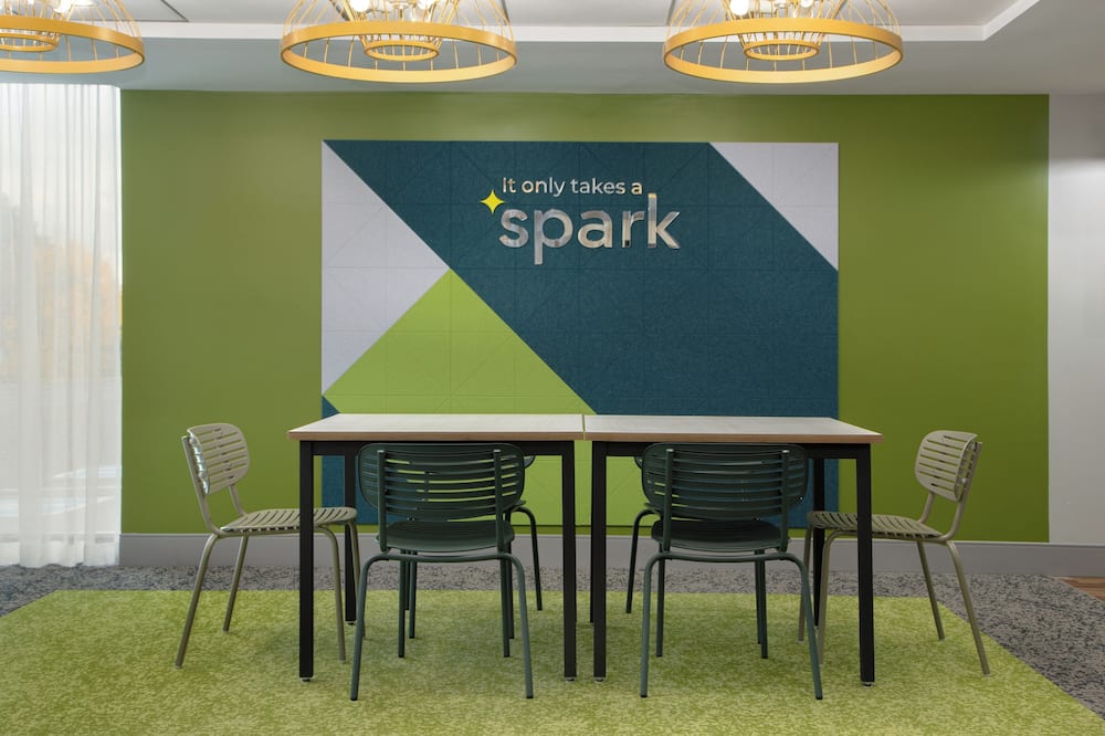 スパーク バイ ヒルトン トロント エアポート 写真