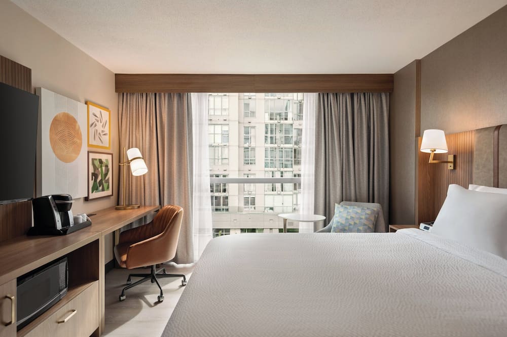 ホリデイ イン ＆ スイーツ バンクーバー ダウンタウン バイ IHG 写真