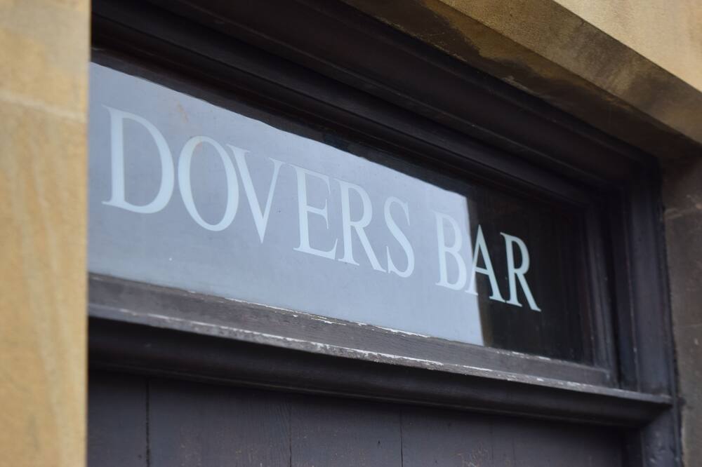 ノエル アームズ ホテル 写真