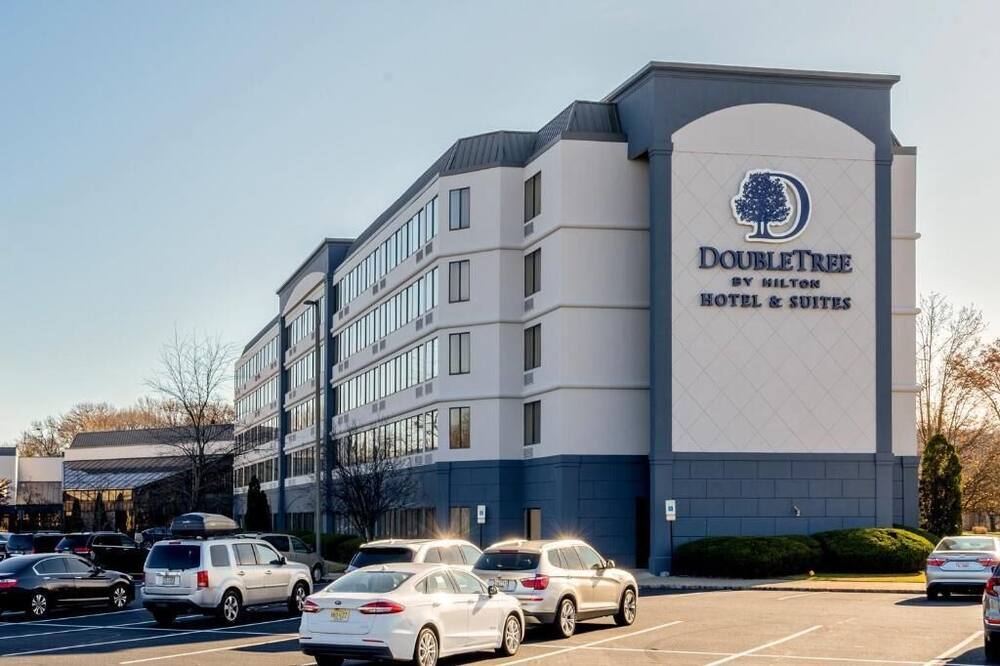 DoubleTree by Hilton Fairfield Hotel & Suites 写真