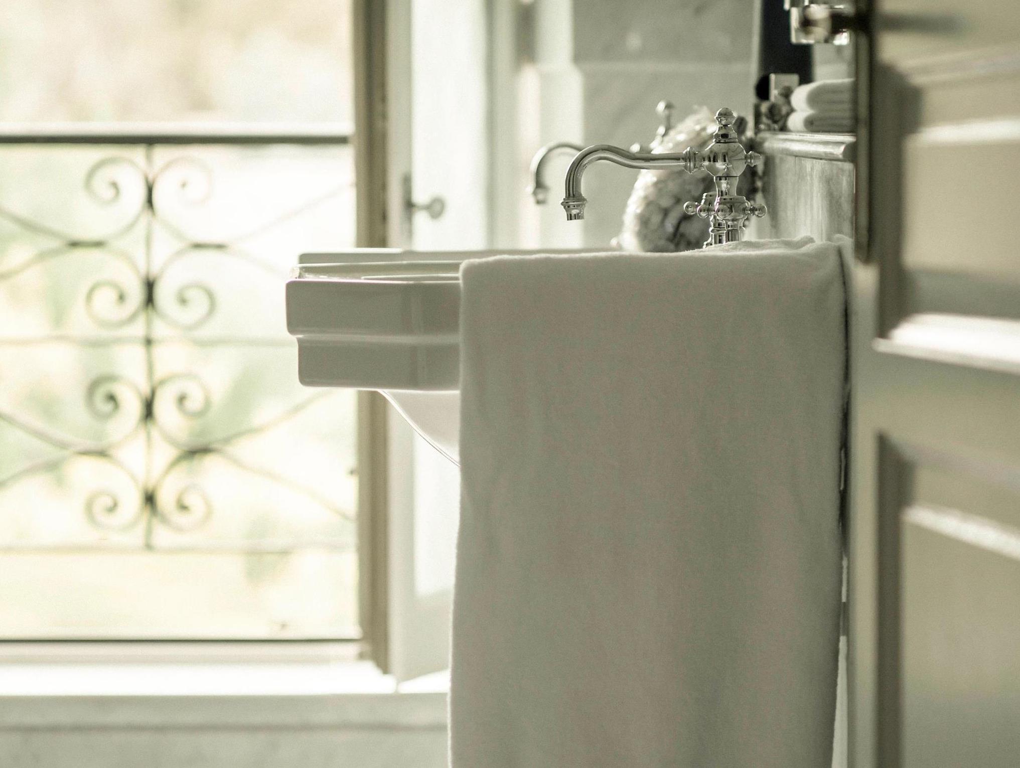 ホテル ドゥ ラ シテ カルカソンヌ エムギャラリー コレクション 写真