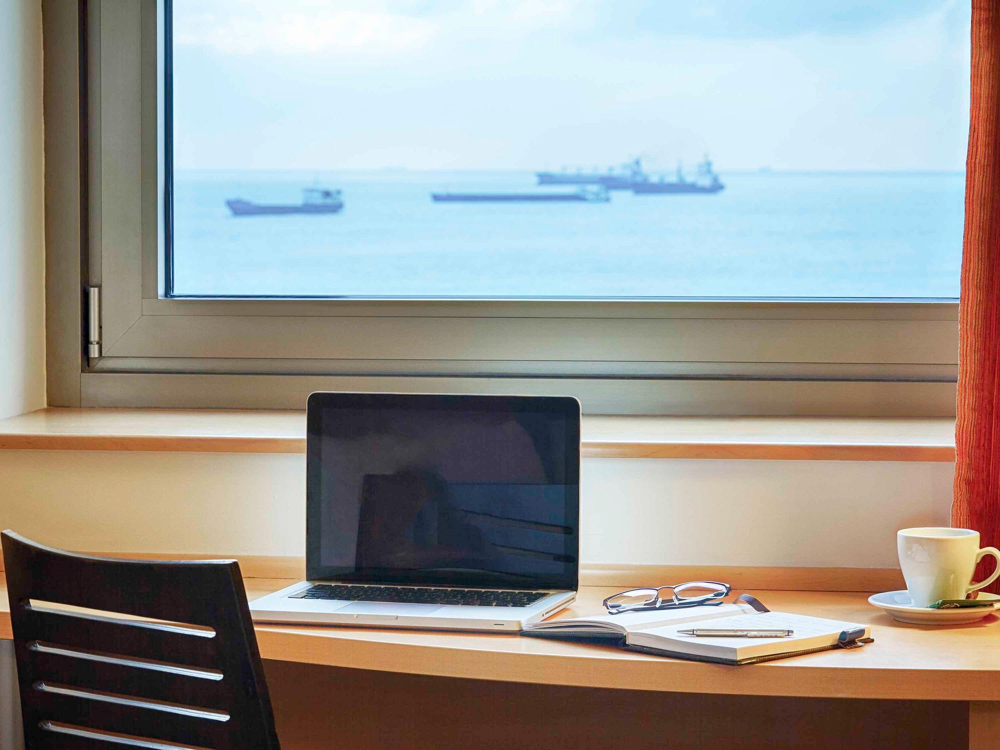 イビス イスタンブル ゼイティンブルヌ 写真